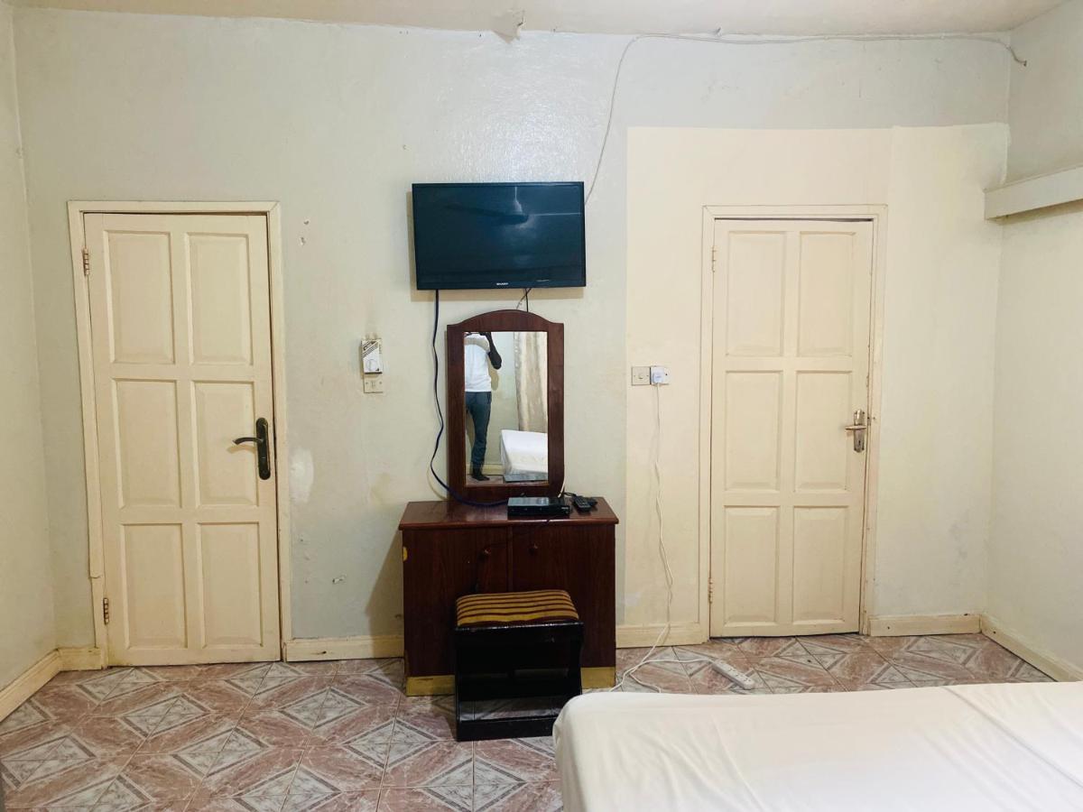 One World Village Guesthouse Bakau Εξωτερικό φωτογραφία